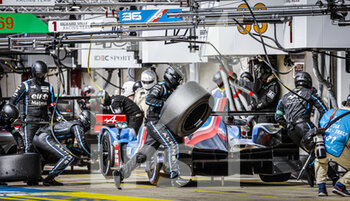 2021-08-19 - 36 Negrao André (bra), Lapierre Nicolas (fra), Vaxivière Matthieu (fra), Alpine Elf Matmut, Alpine A480 - Gibson, PIT STOP during the free practice and qualifying sessions of 24 Hours of Le Mans 2021, 4th round of the 2021 FIA World Endurance Championship, FIA WEC, on the Circuit de la Sarthe, from August 18 to 22, 2021 in Le Mans, France - Photo François Flamand / DPPI - 24 HOURS OF LE MANS 2021, 4TH ROUND OF THE 2021 FIA WORLD ENDURANCE CHAMPIONSHIP, WEC - ENDURANCE - MOTORS