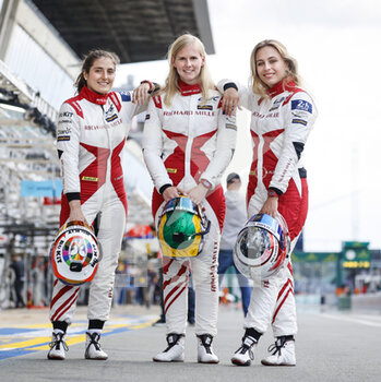 2021-08-19 - CALDERON TATIANA (COL), RICHARD MILLE RACING TEAM, ORECA 07 - GIBSON, PORTRAIT FLOERSCH SOPHIA (GER), RICHARD MILLE RACING TEAM, ORECA 07 - GIBSON, PORTRAIT VISSER BEITSKE (NLD), RICHARD MILLE RACING TEAM, ORECA 07 - GIBSON, PORTRAIT during the free practice and qualifying sessions of 24 Hours of Le Mans 2021, 4th round of the 2021 FIA World Endurance Championship, FIA WEC, on the Circuit de la Sarthe, from August 18 to 22, 2021 in Le Mans, France - Photo François Flamand / DPPI - 24 HOURS OF LE MANS 2021, 4TH ROUND OF THE 2021 FIA WORLD ENDURANCE CHAMPIONSHIP, WEC - ENDURANCE - MOTORS