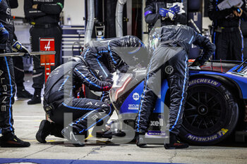 2021-08-19 - 36 Negrao André (bra), Lapierre Nicolas (fra), Vaxivière Matthieu (fra), Alpine Elf Matmut, Alpine A480 - Gibson, action PIT STOP during the free practice and qualifying sessions of 24 Hours of Le Mans 2021, 4th round of the 2021 FIA World Endurance Championship, FIA WEC, on the Circuit de la Sarthe, from August 18 to 22, 2021 in Le Mans, France - Photo François Flamand / DPPI - 24 HOURS OF LE MANS 2021, 4TH ROUND OF THE 2021 FIA WORLD ENDURANCE CHAMPIONSHIP, WEC - ENDURANCE - MOTORS