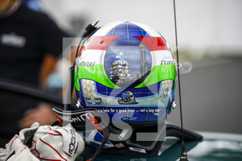 2021-08-19 - Franchitti Dario, Aston Martin DBR9, helmet during the 2021 Endurance Racing Legends on the Circuit des 24 Heures du Mans, from August 18 to 21, 2021 in Le Mans, France - Photo Xavi Bonilla / DPPI - 2021 ENDURANCE RACING LEGENDS - ENDURANCE - MOTORS