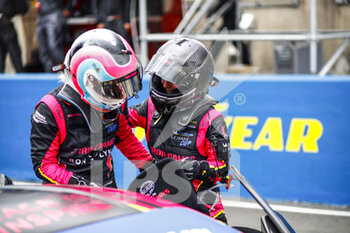 2021-08-19 - Pin Doriane (fra), Gostner Manuela (ita), Iron Lynx, Ferrari 488 GT3, portrait during the 2021 Road to Le Mans, 4th round of the 2021 Michelin Le Mans Cup on the Circuit des 24 Heures du Mans, from August 18 to 21, 2021 in Le Mans, France - Photo Xavi Bonilla / DPPI - 2021 ROAD TO LE MANS, 4TH ROUND OF THE 2021 MICHELIN LE MANS CUP - ENDURANCE - MOTORS
