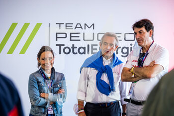 2021-08-21 - Vanina and Jacky Ickx at the TotalEnergies Hospitality during the 24 Hours of Le Mans 2021, 4th round of the 2021 FIA World Endurance Championship, FIA WEC, on the Circuit de la Sarthe, from August 21 to 22, 2021 in Le Mans, France - Photo Germain Hazard / DPPI - 24 HOURS OF LE MANS 2021, 4TH ROUND OF THE 2021 FIA WORLD ENDURANCE CHAMPIONSHIP, WEC - ENDURANCE - MOTORS