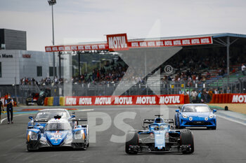 2021-08-21 - Alpine racing cars F1, LMP2, R-GT and GT4 during the Alpine Parade prior the 24 Hours of Le Mans 2021, 4th round of the 2021 FIA World Endurance Championship, FIA WEC, on the Circuit de la Sarthe, on August 21 , 2021 in Le Mans, France - Photo Xavi Bonilla / DPPI - 24 HOURS OF LE MANS 2021, 4TH ROUND OF THE 2021 FIA WORLD ENDURANCE CHAMPIONSHIP, WEC - ENDURANCE - MOTORS