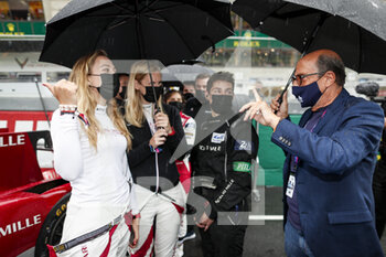 2021-08-21 - Floersch Sophia (ger), Richard Mille Racing Team, Oreca 07 - Gibson, portrait with Mille Richard (fra), FIA Endurance Commission President during the 24 Hours of Le Mans 2021, 4th round of the 2021 FIA World Endurance Championship, FIA WEC, on the Circuit de la Sarthe, from August 21 to 22, 2021 in Le Mans, France - Photo Frédéric Le Floc'h / DPPI - 24 HOURS OF LE MANS 2021, 4TH ROUND OF THE 2021 FIA WORLD ENDURANCE CHAMPIONSHIP, WEC - ENDURANCE - MOTORS
