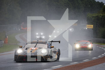 2021-08-21 - 18 Haryanto Andrew (idn), Seefried Marco (ger), Picariello Alessio (bel), Dempsey-Proton Racing, Porsche 911 RSR - 19, action during the 24 Hours of Le Mans 2021, 4th round of the 2021 FIA World Endurance Championship, FIA WEC, on the Circuit de la Sarthe, from August 21 to 22, 2021 in Le Mans, France - Photo François Flamand / DPPI - 24 HOURS OF LE MANS 2021, 4TH ROUND OF THE 2021 FIA WORLD ENDURANCE CHAMPIONSHIP, WEC - ENDURANCE - MOTORS