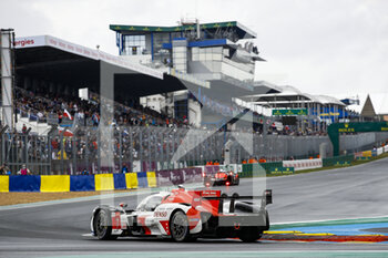 2021-08-21 - 07 Conway Mike (gbr), Kobayashi Kamui (jpn), Lopez Jose Maria (arg), Toyota Gazoo Racing, Toyota GR010 - Hybrid, action during the 24 Hours of Le Mans 2021, 4th round of the 2021 FIA World Endurance Championship, FIA WEC, on the Circuit de la Sarthe, from August 21 to 22, 2021 in Le Mans, France - Photo Xavi Bonilla / DPPI - 24 HOURS OF LE MANS 2021, 4TH ROUND OF THE 2021 FIA WORLD ENDURANCE CHAMPIONSHIP, WEC - ENDURANCE - MOTORS