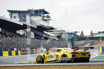 2021-08-21 - 63 Garcia Antonio (esp), Taylor Jordan (usa), Catsburg Nicky (nld), Corvette Racing, Chevrolet Corvette C8.R, action during the 24 Hours of Le Mans 2021, 4th round of the 2021 FIA World Endurance Championship, FIA WEC, on the Circuit de la Sarthe, from August 21 to 22, 2021 in Le Mans, France - Photo Xavi Bonilla / DPPI - 24 HOURS OF LE MANS 2021, 4TH ROUND OF THE 2021 FIA WORLD ENDURANCE CHAMPIONSHIP, WEC - ENDURANCE - MOTORS