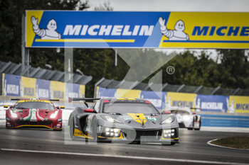 2021-08-21 - 64 Tandy Nick (gbr), Milner Tommy (usa), Sims Alexander (gbr), Corvette Racing, Chevrolet Corvette C8.R, action during the 24 Hours of Le Mans 2021, 4th round of the 2021 FIA World Endurance Championship, FIA WEC, on the Circuit de la Sarthe, from August 21 to 22, 2021 in Le Mans, France - Photo Frédéric Le Floc'h / DPPI - 24 HOURS OF LE MANS 2021, 4TH ROUND OF THE 2021 FIA WORLD ENDURANCE CHAMPIONSHIP, WEC - ENDURANCE - MOTORS
