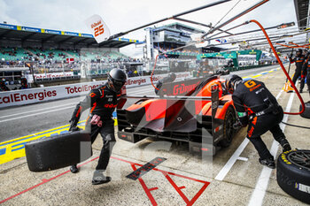 2021-08-21 - 25 Falb John (usa), Andrade Rui (prt), Merhi Roberto (spa), G-Drive Racing, Oreca 07 - Gibson, action, pit stop during the 24 Hours of Le Mans 2021, 4th round of the 2021 FIA World Endurance Championship, FIA WEC, on the Circuit de la Sarthe, from August 21 to 22, 2021 in Le Mans, France - Photo Xavi Bonilla / DPPI - 24 HOURS OF LE MANS 2021, 4TH ROUND OF THE 2021 FIA WORLD ENDURANCE CHAMPIONSHIP, WEC - ENDURANCE - MOTORS