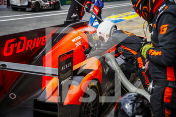 2021-08-21 - 26 Rusinov Roman (raf), Colapinto Franco (arg), De Vries Nyck (nld), G-Drive Racing, Oreca 07 - Gibson, action, pit stop during the 24 Hours of Le Mans 2021, 4th round of the 2021 FIA World Endurance Championship, FIA WEC, on the Circuit de la Sarthe, from August 21 to 22, 2021 in Le Mans, France - Photo Xavi Bonilla / DPPI - 24 HOURS OF LE MANS 2021, 4TH ROUND OF THE 2021 FIA WORLD ENDURANCE CHAMPIONSHIP, WEC - ENDURANCE - MOTORS