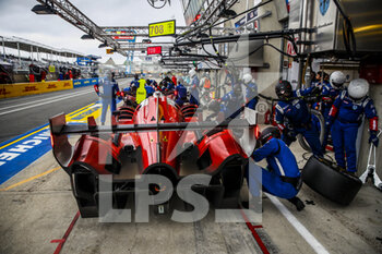 2021-08-21 - 708 Derani Pipo (bra), Mailleux Franck (fra), Pla Olivier (fra), Glickenhaus Racing, Glickenhaus 007 LMH, action, pit stop during the 24 Hours of Le Mans 2021, 4th round of the 2021 FIA World Endurance Championship, FIA WEC, on the Circuit de la Sarthe, from August 21 to 22, 2021 in Le Mans, France - Photo Xavi Bonilla / DPPI - 24 HOURS OF LE MANS 2021, 4TH ROUND OF THE 2021 FIA WORLD ENDURANCE CHAMPIONSHIP, WEC - ENDURANCE - MOTORS