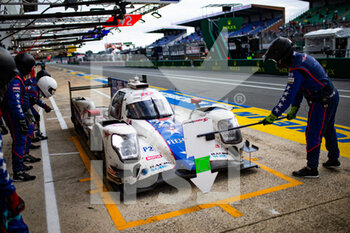 2021-08-21 - 21 Hedman Henrik (swe), Montoya Juan-Pablo (col), Hanley Ben (gbr), Dragonspeed USA, Oreca 07 - Gibson, action pitlane, during the 24 Hours of Le Mans 2021, 4th round of the 2021 FIA World Endurance Championship, FIA WEC, on the Circuit de la Sarthe, from August 21 to 22, 2021 in Le Mans, France - Photo Joao Filipe / DPPI - 24 HOURS OF LE MANS 2021, 4TH ROUND OF THE 2021 FIA WORLD ENDURANCE CHAMPIONSHIP, WEC - ENDURANCE - MOTORS