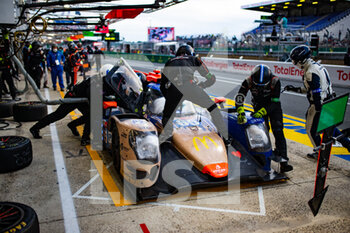 2021-08-21 - 65 Canal Julien (fra), Stevens Will (gbr), Allen James (aus), Panis Racing, Oreca 07 - Gibson, action pitlane, during the 24 Hours of Le Mans 2021, 4th round of the 2021 FIA World Endurance Championship, FIA WEC, on the Circuit de la Sarthe, from August 21 to 22, 2021 in Le Mans, France - Photo Joao Filipe / DPPI - 24 HOURS OF LE MANS 2021, 4TH ROUND OF THE 2021 FIA WORLD ENDURANCE CHAMPIONSHIP, WEC - ENDURANCE - MOTORS