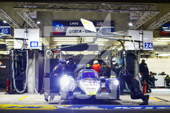2021-08-21 - 24 Kelly Patrick (usa), Aubry Gabriel (fra), Trummer Simon (che), PR1 Motorsports, Oreca 07 - Gibson, push in the garage during the 24 Hours of Le Mans 2021, 4th round of the 2021 FIA World Endurance Championship, FIA WEC, on the Circuit de la Sarthe, from August 21 to 22, 2021 in Le Mans, France - Photo Xavi Bonilla / DPPI - 24 HOURS OF LE MANS 2021, 4TH ROUND OF THE 2021 FIA WORLD ENDURANCE CHAMPIONSHIP, WEC - ENDURANCE - MOTORS