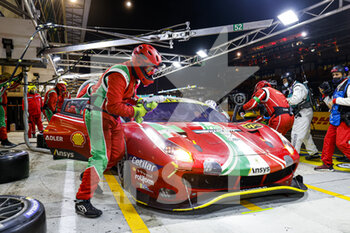 2021-08-21 - 52 Serra Daniel (bra), Molina Miguel (esp), Bird Sam (gbr), AF Corse, Ferrari 488 GTE Evo, pit stop during the 24 Hours of Le Mans 2021, 4th round of the 2021 FIA World Endurance Championship, FIA WEC, on the Circuit de la Sarthe, from August 21 to 22, 2021 in Le Mans, France - Photo François Flamand / DPPI - 24 HOURS OF LE MANS 2021, 4TH ROUND OF THE 2021 FIA WORLD ENDURANCE CHAMPIONSHIP, WEC - ENDURANCE - MOTORS