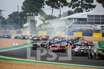 2021-08-21 - Start Race 2 during the 2021 Road to Le Mans, 4th round of the 2021 Michelin Le Mans Cup on the Circuit des 24 Heures du Mans, from August 18 to 21, 2021 in Le Mans, France - Photo Joao Filipe / DPPI - 2021 ROAD TO LE MANS, 4TH ROUND OF THE 2021 MICHELIN LE MANS CUP - ENDURANCE - MOTORS