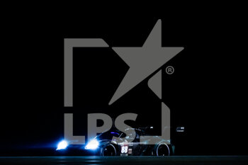 2021-08-22 - 88 Andlauer Julien (fra), Bastien Dominique (usa), Arnold Lance David (ger), Dempsey-Proton Racing, Porsche 911 RSR - 19, action during the night at the 24 Hours of Le Mans 2021, 4th round of the 2021 FIA World Endurance Championship, FIA WEC, on the Circuit de la Sarthe, from August 21 to 22, 2021 in Le Mans, France - Photo Germain Hazard / DPPI - 24 HOURS OF LE MANS 2021, 4TH ROUND OF THE 2021 FIA WORLD ENDURANCE CHAMPIONSHIP, WEC - ENDURANCE - MOTORS