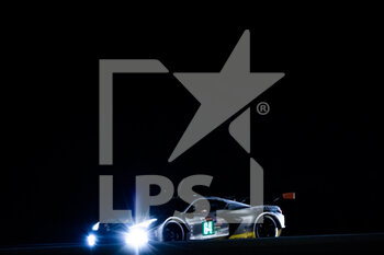 2021-08-22 - 64 Tandy Nick (gbr), Milner Tommy (usa), Sims Alexander (gbr), Corvette Racing, Chevrolet Corvette C8.R, action during the night at the 24 Hours of Le Mans 2021, 4th round of the 2021 FIA World Endurance Championship, FIA WEC, on the Circuit de la Sarthe, from August 21 to 22, 2021 in Le Mans, France - Photo Germain Hazard / DPPI - 24 HOURS OF LE MANS 2021, 4TH ROUND OF THE 2021 FIA WORLD ENDURANCE CHAMPIONSHIP, WEC - ENDURANCE - MOTORS