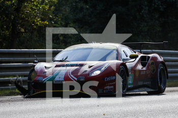 2021-08-22 - 52 Serra Daniel (bra), Molina Miguel (esp), Bird Sam (gbr), AF Corse, Ferrari 488 GTE Evo, puncture, crevaison during the 24 Hours of Le Mans 2021, 4th round of the 2021 FIA World Endurance Championship, FIA WEC, on the Circuit de la Sarthe, from August 21 to 22, 2021 in Le Mans, France - Photo François Flamand / DPPI - 24 HOURS OF LE MANS 2021, 4TH ROUND OF THE 2021 FIA WORLD ENDURANCE CHAMPIONSHIP, WEC - ENDURANCE - MOTORS