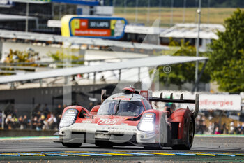 2021-08-22 - 709 Briscoe Ryan (nzl), Westbrook Richard (gbr), Dumas Romain (fra), Glickenhaus Racing, Glickenhaus 007 LMH, action during the 24 Hours of Le Mans 2021, 4th round of the 2021 FIA World Endurance Championship, FIA WEC, on the Circuit de la Sarthe, from August 21 to 22, 2021 in Le Mans, France - Photo François Flamand / DPPI - 24 HOURS OF LE MANS 2021, 4TH ROUND OF THE 2021 FIA WORLD ENDURANCE CHAMPIONSHIP, WEC - ENDURANCE - MOTORS