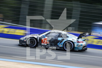 2021-08-22 - 77 Ried Christian (ger), Evans Jaxon (nzl), Campbell Matt (auts), Dempsey-Proton Racing, Porsche 911 RSR - 19, action during the 24 Hours of Le Mans 2021, 4th round of the 2021 FIA World Endurance Championship, FIA WEC, on the Circuit de la Sarthe, from August 21 to 22, 2021 in Le Mans, France - Photo Xavi Bonilla / DPPI - 24 HOURS OF LE MANS 2021, 4TH ROUND OF THE 2021 FIA WORLD ENDURANCE CHAMPIONSHIP, WEC - ENDURANCE - MOTORS