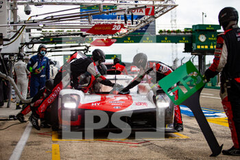 2021-08-22 - 07 Conway Mike (gbr), Kobayashi Kamui (jpn), Lopez Jose Maria (arg), Toyota Gazoo Racing, Toyota GR010 - Hybrid, action pitlane, during the 24 Hours of Le Mans 2021, 4th round of the 2021 FIA World Endurance Championship, FIA WEC, on the Circuit de la Sarthe, from August 21 to 22, 2021 in Le Mans, France - Photo Joao Filipe / DPPI - 24 HOURS OF LE MANS 2021, 4TH ROUND OF THE 2021 FIA WORLD ENDURANCE CHAMPIONSHIP, WEC - ENDURANCE - MOTORS
