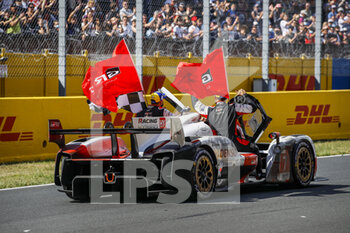 2021-08-22 - 07 Conway Mike (gbr), Kobayashi Kamui (jpn), Lopez Jose Maria (arg), Toyota Gazoo Racing, Toyota GR010 - Hybrid, action, winner, finish line during the 24 Hours of Le Mans 2021, 4th round of the 2021 FIA World Endurance Championship, FIA WEC, on the Circuit de la Sarthe, from August 21 to 22, 2021 in Le Mans, France - Photo Xavi Bonilla / DPPI - 24 HOURS OF LE MANS 2021, 4TH ROUND OF THE 2021 FIA WORLD ENDURANCE CHAMPIONSHIP, WEC - ENDURANCE - MOTORS