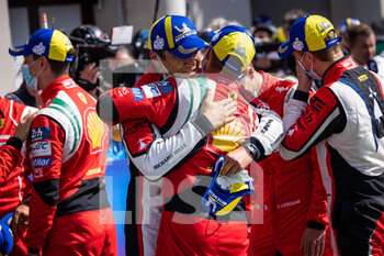 2021-08-22 - Perrodo François (fra), AF Corse, Ferrari 488 GTE Evo, portrait podium during the 24 Hours of Le Mans 2021, 4th round of the 2021 FIA World Endurance Championship, FIA WEC, on the Circuit de la Sarthe, from August 21 to 22, 2021 in Le Mans, France - Photo Germain Hazard / DPPI - 24 HOURS OF LE MANS 2021, 4TH ROUND OF THE 2021 FIA WORLD ENDURANCE CHAMPIONSHIP, WEC - ENDURANCE - MOTORS
