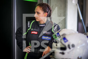 2021-10-21 - Ambiance pitlane, during the 2021 4 Hours of Portimao, 5th round of the 2021 European Le Mans Series, from October 21 to 24, 2021 on the Algarve International Circuit, in Portimao, Portugal - 2021 4 HOURS OF PORTIMAO, 5TH ROUND OF THE 2021 EUROPEAN LE MANS SERIES - ENDURANCE - MOTORS