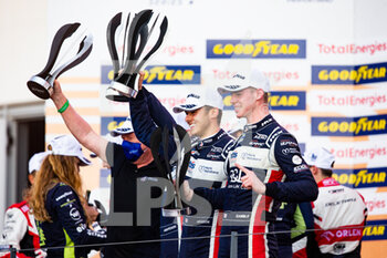 2021-10-24 - 22 Hanson Phil (gbr), Aberdein Jonathan (zaf), Gamble Tom (gbr), United Autosports, Oreca 07 - Gibson, podium during the 2021 4 Hours of Portimao, 5th round of the 2021 European Le Mans Series, from October 21 to 24, 2021 on the Algarve International Circuit, in Portimao, Portugal - 2021 4 HOURS OF PORTIMAO, 5TH ROUND OF THE 2021 EUROPEAN LE MANS SERIES - ENDURANCE - MOTORS