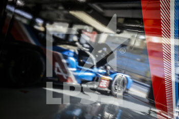 2021-10-28 - 36 Negrao Andre (bra), Lapierre Nicolas (fra), Vaxiviere Matthieu (fra), Alpine Elf Matmut, Alpine A480 - Gibson, AMBIANCE during the 6 Hours of Bahrain, 5th round of the 2021 FIA World Endurance Championship, FIA WEC, on the Bahrain International Circuit, from October 28 to 30, 2021 in Sakhir, Bahrain - 6 HOURS OF BAHRAIN, 5TH ROUND OF THE 2021 FIA WORLD ENDURANCE CHAMPIONSHIP, FIA WEC - ENDURANCE - MOTORS