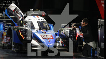 2021-10-28 - 36 Negrao Andre (bra), Lapierre Nicolas (fra), Vaxiviere Matthieu (fra), Alpine Elf Matmut, Alpine A480 - Gibson, AMBIANCE during the 6 Hours of Bahrain, 5th round of the 2021 FIA World Endurance Championship, FIA WEC, on the Bahrain International Circuit, from October 28 to 30, 2021 in Sakhir, Bahrain - 6 HOURS OF BAHRAIN, 5TH ROUND OF THE 2021 FIA WORLD ENDURANCE CHAMPIONSHIP, FIA WEC - ENDURANCE - MOTORS