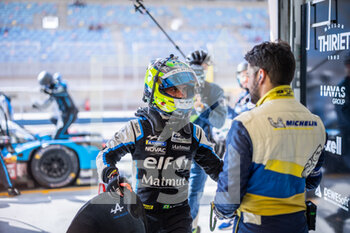 2021-10-30 - Negrao André (bra), Alpine Elf Matmut, Alpine A480 - Gibson, portrait pitlane, pistop during the 6 Hours of Bahrain, 5th round of the 2021 FIA World Endurance Championship, FIA WEC, on the Bahrain International Circuit, from October 28 to 30, 2021 in Sakhir, Bahrain - 6 HOURS OF BAHRAIN, 5TH ROUND OF THE 2021 FIA WORLD ENDURANCE CHAMPIONSHIP, FIA WEC - ENDURANCE - MOTORS
