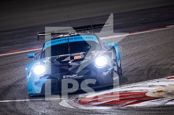 2021-11-04 - 77 Ried Christian (ger), Evans Jaxon (nzl), Campbell Matt (auts), Dempsey-Proton Racing, Porsche 911 RSR - 19, action during the 8 Hours of Bahrain, 6th round of the 2021 FIA World Endurance Championship, FIA WEC, on the Bahrain International Circuit, from November 4 to 6, 2021 in Sakhir, Bahrain - 8 HOURS OF BAHRAIN, 6TH ROUND OF THE 2021 FIA WORLD ENDURANCE CHAMPIONSHIP, FIA WEC - ENDURANCE - MOTORS