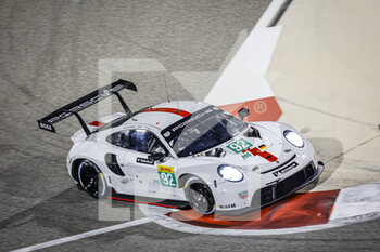 2021-11-04 - 92 Estre Kevin (fra), Jani Neel (che), Christensen Michael (dnk), Porsche GT Team, Porsche 911 RSR - 19, action during the 8 Hours of Bahrain, 6th round of the 2021 FIA World Endurance Championship, FIA WEC, on the Bahrain International Circuit, from November 4 to 6, 2021 in Sakhir, Bahrain - 8 HOURS OF BAHRAIN, 6TH ROUND OF THE 2021 FIA WORLD ENDURANCE CHAMPIONSHIP, FIA WEC - ENDURANCE - MOTORS
