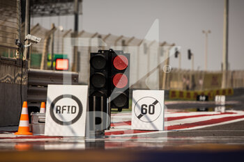 2021-11-05 - Red flag, drapeau rouge pitlane, during the 8 Hours of Bahrain, 6th round of the 2021 FIA World Endurance Championship, FIA WEC, on the Bahrain International Circuit, from November 4 to 6, 2021 in Sakhir, Bahrain - 8 HOURS OF BAHRAIN, 6TH ROUND OF THE 2021 FIA WORLD ENDURANCE CHAMPIONSHIP, FIA WEC - ENDURANCE - MOTORS