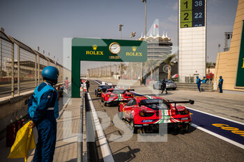2021-11-05 - Red flag, drapeau rouge pitlane, during the 8 Hours of Bahrain, 6th round of the 2021 FIA World Endurance Championship, FIA WEC, on the Bahrain International Circuit, from November 4 to 6, 2021 in Sakhir, Bahrain - 8 HOURS OF BAHRAIN, 6TH ROUND OF THE 2021 FIA WORLD ENDURANCE CHAMPIONSHIP, FIA WEC - ENDURANCE - MOTORS