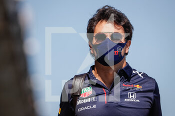 2021-07-29 - PEREZ Sergio (mex), Red Bull Racing Honda RB16B, portrait during the Formula 1 Magyar Nagydij 2021, Hungarian Grand Prix, 11th round of the 2021 FIA Formula One World Championship from July 30 to August 1, 2021 on the Hungaroring, in Mogyorod, near Budapest, Hungary - Photo Antonin Vincent / DPPI - FORMULA 1 MAGYAR NAGYDIJ 2021, HUNGARIAN GRAND PRIX - FORMULA 1 - MOTORS