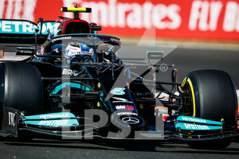 2021-07-30 - 77 BOTTAS Valtteri (fin), Mercedes AMG F1 GP W12 E Performance, action during the Formula 1 Magyar Nagydij 2021, Hungarian Grand Prix, 11th round of the 2021 FIA Formula One World Championship from July 30 to August 1, 2021 on the Hungaroring, in Mogyorod, near Budapest, Hungary - Photo Antonin Vincent / DPPI - FORMULA 1 MAGYAR NAGYDIJ 2021, HUNGARIAN GRAND PRIX - FORMULA 1 - MOTORS