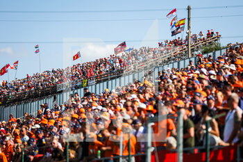 2021-07-31 - spectators, fans during the Formula 1 Magyar Nagydij 2021, Hungarian Grand Prix, 11th round of the 2021 FIA Formula One World Championship from July 30 to August 1, 2021 on the Hungaroring, in Mogyorod, near Budapest, Hungary - Photo Antonin Vincent / DPPI - FORMULA 1 MAGYAR NAGYDIJ 2021, HUNGARIAN GRAND PRIX - FORMULA 1 - MOTORS