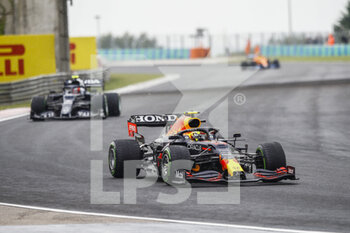 2021-08-01 - 11 PEREZ Sergio (mex), Red Bull Racing Honda RB16B, action during the Formula 1 Magyar Nagydij 2021, Hungarian Grand Prix, 11th round of the 2021 FIA Formula One World Championship from July 30 to August 1, 2021 on the Hungaroring, in Mogyorod, near Budapest, Hungary - Photo Xavi Bonilla / DPPI - FORMULA 1 MAGYAR NAGYDIJ 2021, HUNGARIAN GRAND PRIX - FORMULA 1 - MOTORS