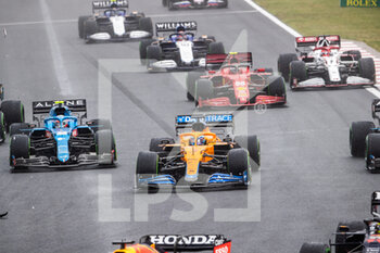 2021-08-01 - start of the race, depart, 03 RICCIARDO Daniel (aus), McLaren MCL35M, action during the Formula 1 Magyar Nagydij 2021, Hungarian Grand Prix, 11th round of the 2021 FIA Formula One World Championship from July 30 to August 1, 2021 on the Hungaroring, in Mogyorod, near Budapest, Hungary - Photo Antonin Vincent / DPPI - FORMULA 1 MAGYAR NAGYDIJ 2021, HUNGARIAN GRAND PRIX - FORMULA 1 - MOTORS