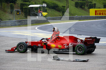 2021-08-01 - 16 LECLERC Charles (mco), Scuderia Ferrari SF21, crash, accident during the Formula 1 Magyar Nagydij 2021, Hungarian Grand Prix, 11th round of the 2021 FIA Formula One World Championship from July 30 to August 1, 2021 on the Hungaroring, in Mogyorod, near Budapest, Hungary - Photo Xavi Bonilla / DPPI - FORMULA 1 MAGYAR NAGYDIJ 2021, HUNGARIAN GRAND PRIX - FORMULA 1 - MOTORS