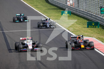 2021-08-01 - 47 SCHUMACHER Mick (ger), Haas F1 Team VF-21 Ferrari, 33 VERSTAPPEN Max (nld), Red Bull Racing Honda RB16B, action during the Formula 1 Magyar Nagydij 2021, Hungarian Grand Prix, 11th round of the 2021 FIA Formula One World Championship from July 30 to August 1, 2021 on the Hungaroring, in Mogyorod, near Budapest, Hungary - Photo Antonin Vincent / DPPI - FORMULA 1 MAGYAR NAGYDIJ 2021, HUNGARIAN GRAND PRIX - FORMULA 1 - MOTORS