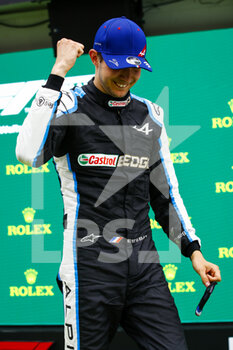 2021-08-01 - OCON Esteban (fra), Alpine F1 A521, portrait celebrates his win during the Formula 1 Magyar Nagydij 2021, Hungarian Grand Prix, 11th round of the 2021 FIA Formula One World Championship from July 30 to August 1, 2021 on the Hungaroring, in Mogyorod, near Budapest, Hungary - Photo Xavi Bonilla / DPPI - FORMULA 1 MAGYAR NAGYDIJ 2021, HUNGARIAN GRAND PRIX - FORMULA 1 - MOTORS