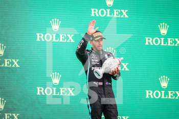 2021-08-01 - podium HAMILTON Lewis (gbr), Mercedes AMG F1 GP W12 E Performance, portrait during the Formula 1 Magyar Nagydij 2021, Hungarian Grand Prix, 11th round of the 2021 FIA Formula One World Championship from July 30 to August 1, 2021 on the Hungaroring, in Mogyorod, near Budapest, Hungary - Photo Antonin Vincent / DPPI - FORMULA 1 MAGYAR NAGYDIJ 2021, HUNGARIAN GRAND PRIX - FORMULA 1 - MOTORS