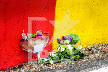 2021-08-26 - Flowers in the Raidillon in memory of Anthoine Hubert during the Formula 1 Belgium Grand Prix, 12th round of the 2021 FIA Formula One World Championship from August 27 to 29, 2021 on the Circuit de Spa-Francorchamps, in Stavelot, near Liège, Belgium - Photo Antonin Vincent / DPPI - FORMULA 1 BELGIUM GRAND PRIX, 12TH ROUND OF THE 2021 FIA FORMULA ONE WORLD CHAMPIONSHIP - FORMULA 1 - MOTORS