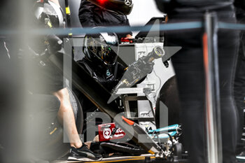 2021-08-27 - Mercedes AMG F1 GP W12 E Performance, mechanical detail mechanic, mecanicien during the Formula 1 Belgium Grand Prix, 12th round of the 2021 FIA Formula One World Championship from August 27 to 29, 2021 on the Circuit de Spa-Francorchamps, in Stavelot, near Liège, Belgium - Photo DPPI - FORMULA 1 BELGIUM GRAND PRIX, 12TH ROUND OF THE 2021 FIA FORMULA ONE WORLD CHAMPIONSHIP - FORMULA 1 - MOTORS