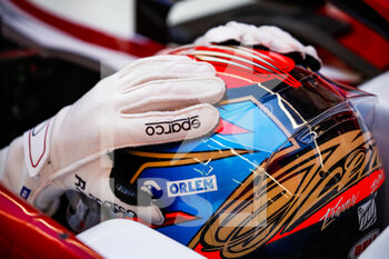 2021-08-27 - RAIKKONEN Kimi (fin), Alfa Romeo Racing ORLEN C41, Sparco gloves during the Formula 1 Belgium Grand Prix, 12th round of the 2021 FIA Formula One World Championship from August 27 to 29, 2021 on the Circuit de Spa-Francorchamps, in Stavelot, near Liège, Belgium - Photo Florent Gooden / DPPI - FORMULA 1 BELGIUM GRAND PRIX, 12TH ROUND OF THE 2021 FIA FORMULA ONE WORLD CHAMPIONSHIP - FORMULA 1 - MOTORS