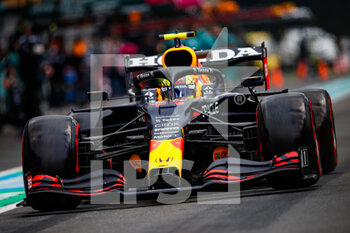 2021-08-27 - PEREZ Sergio (mex), Red Bull Racing Honda RB16B, action during the Formula 1 Belgium Grand Prix, 12th round of the 2021 FIA Formula One World Championship from August 27 to 29, 2021 on the Circuit de Spa-Francorchamps, in Stavelot, near Liège, Belgium - Photo Florent Gooden / DPPI - FORMULA 1 BELGIUM GRAND PRIX, 12TH ROUND OF THE 2021 FIA FORMULA ONE WORLD CHAMPIONSHIP - FORMULA 1 - MOTORS